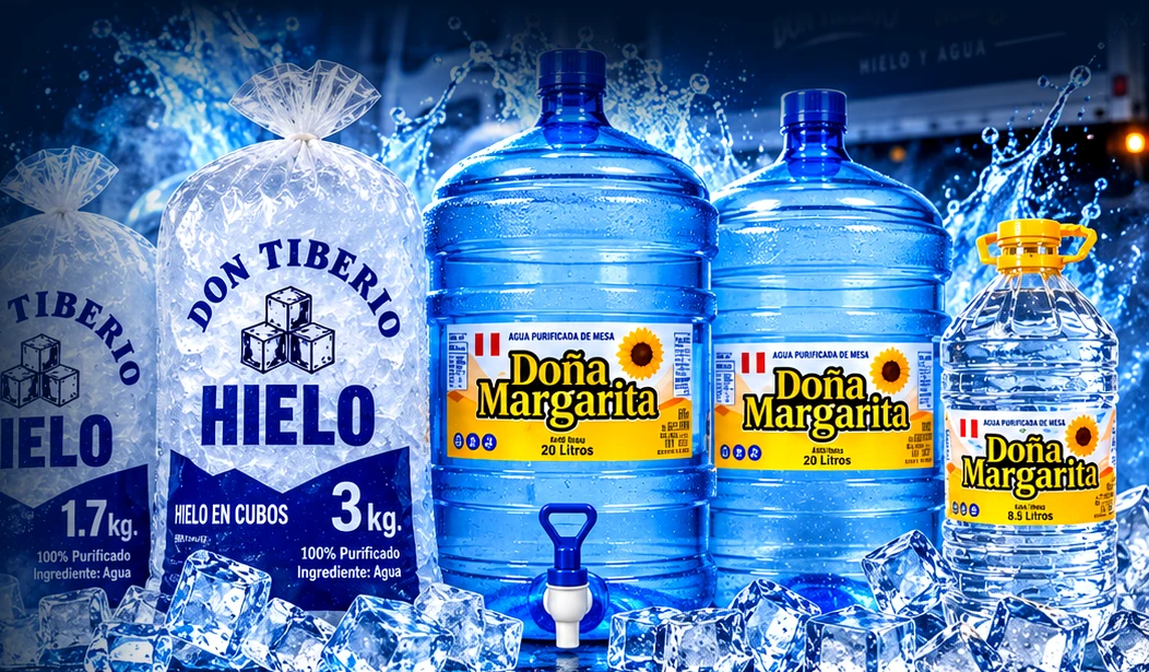 Bolsas de hielo Don Tiberio y bidones de agua Doña Margarita sobre hielo con un vehículo de reparto al fondo